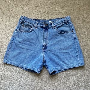 Vintage Levi’s 550 waist 31